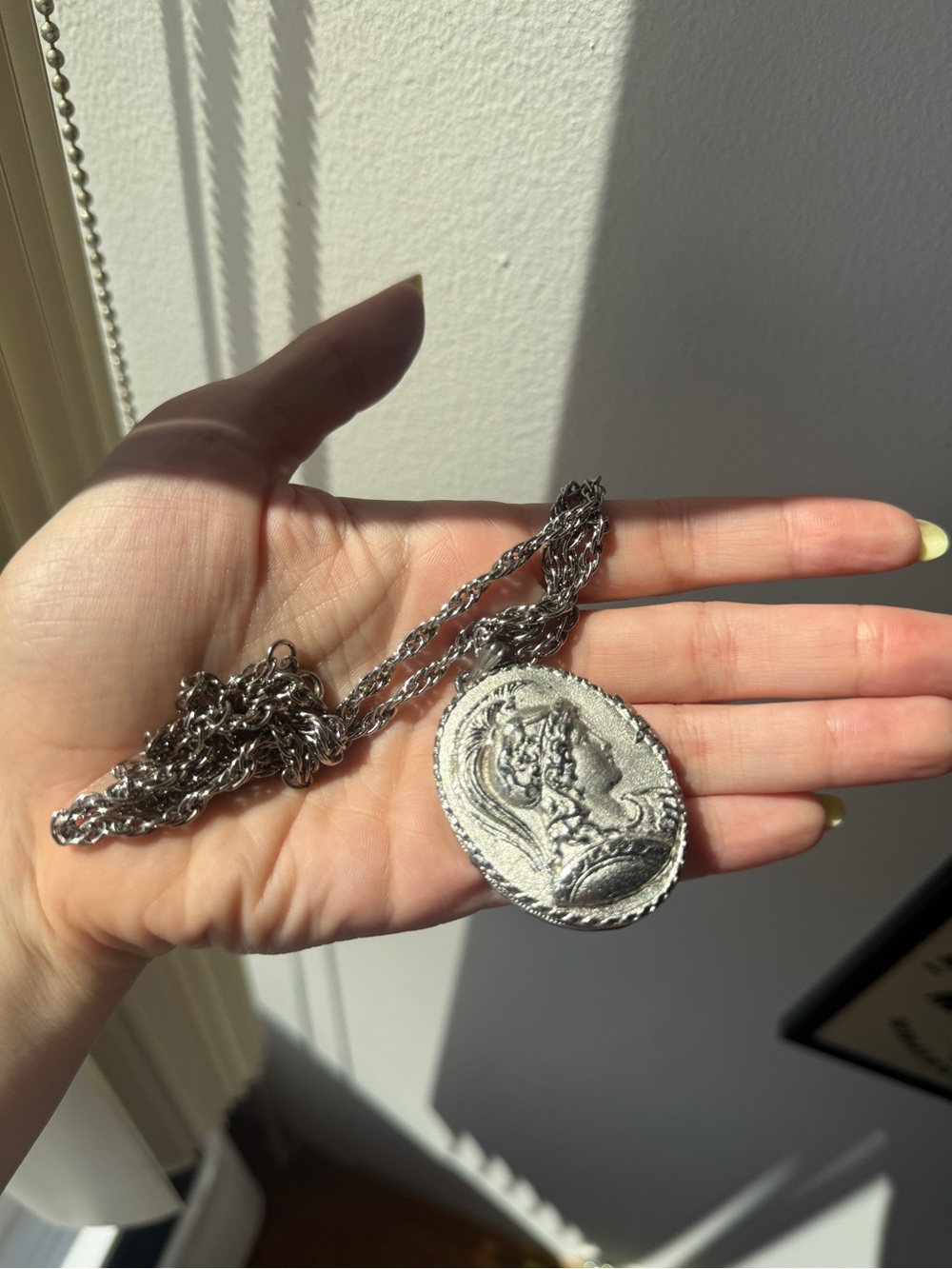 Vintage Silver Medallion Pendant Necklace Locket Classic Profile Design